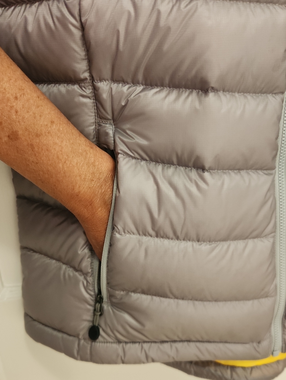 L.L. Bean Women's Grey Down Jacket Coat With Hood Size Large - Picture 6 of 13